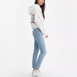 Levi’s Sculpt 711 Skinny Jean